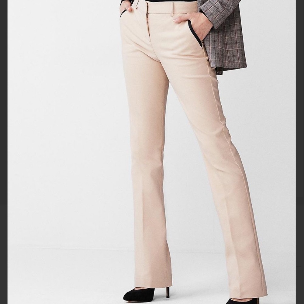 NEW WITH TAGS. Columnist Barely boot pant!